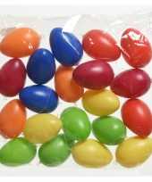 60x gekleurde plastic kunststof eieren paaseieren 6 cm 10270323